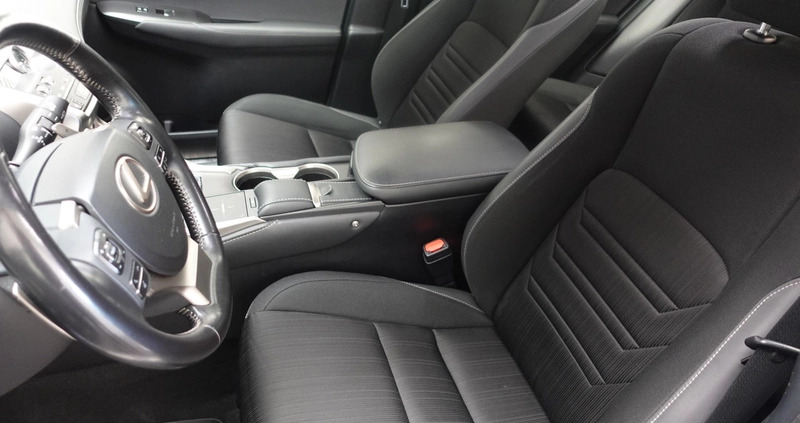 Lexus NX cena 146900 przebieg: 120082, rok produkcji 2019 z Włodawa małe 106